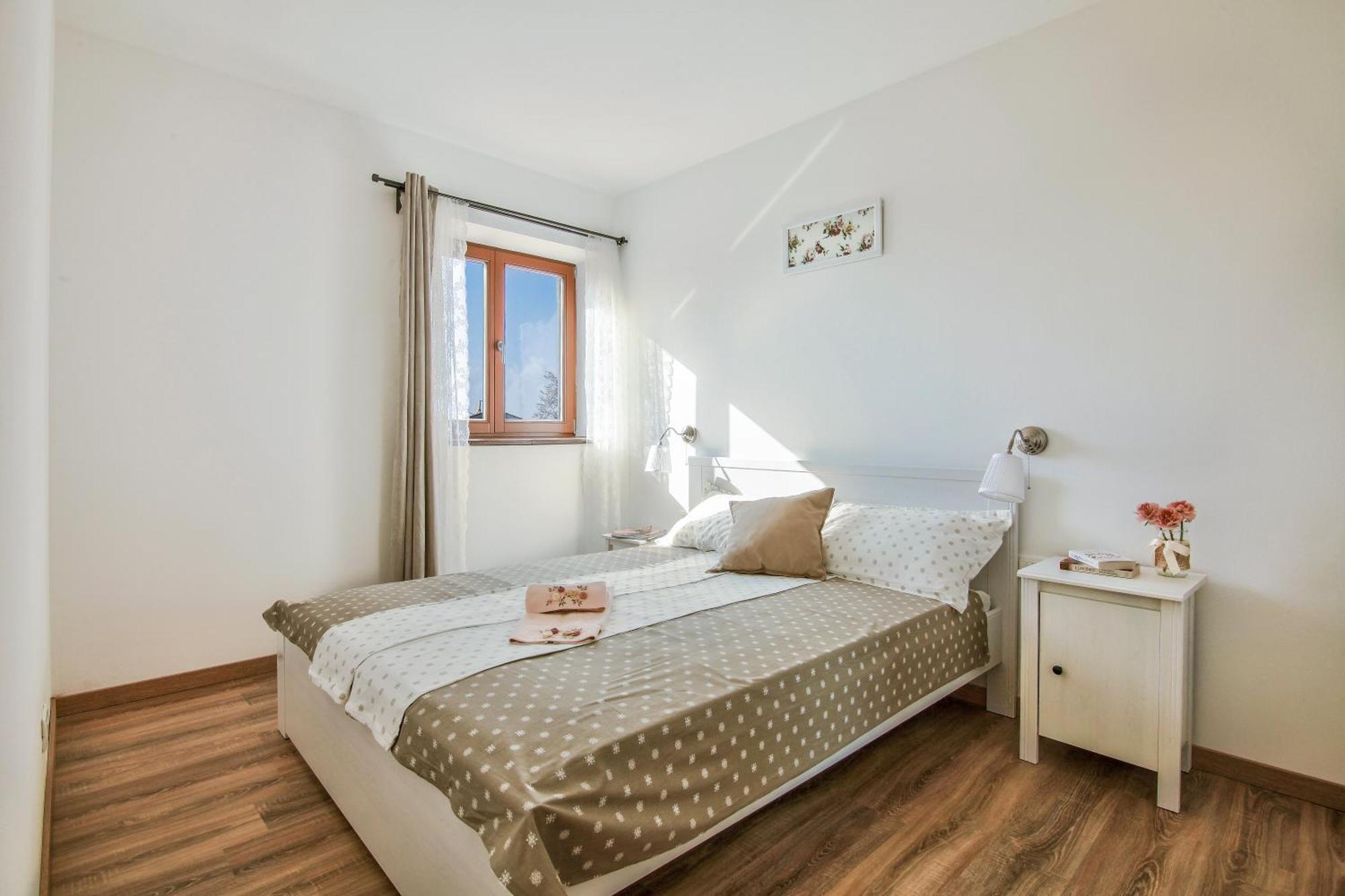 Apartments Tiny Garden Медулин Екстериор снимка